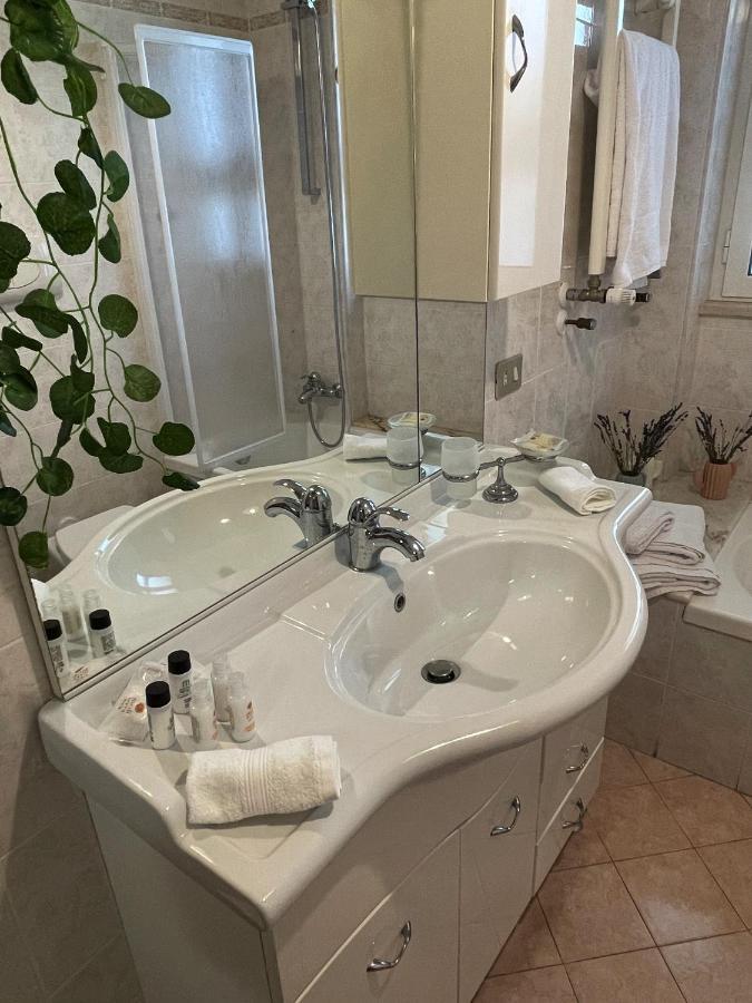 Renza House Chiaia Apartment Napoli Ngoại thất bức ảnh